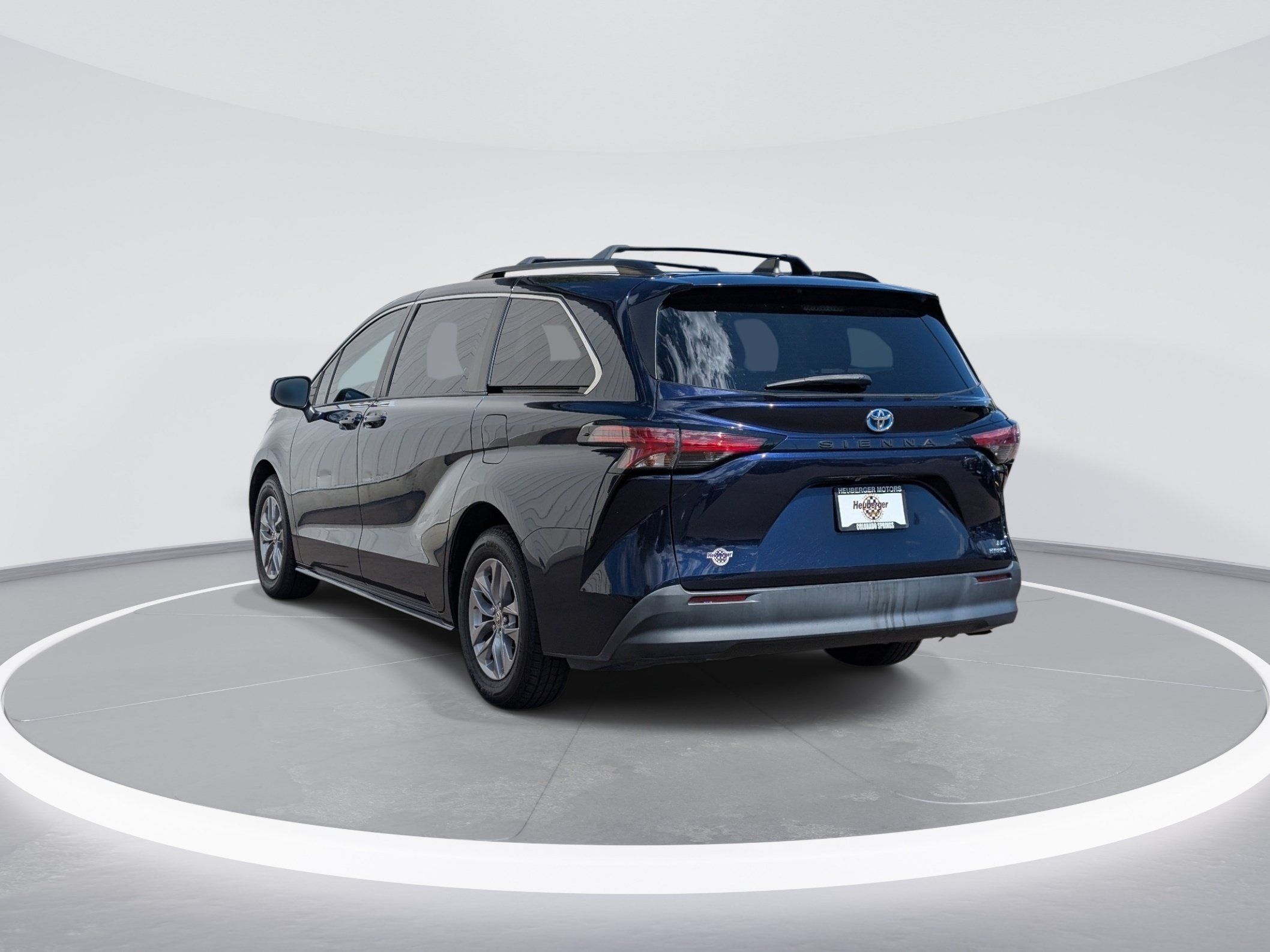 Used 2022 Toyota Sienna LE FWD image 5