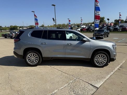 Used 2024 GMC Acadia Denali image 6