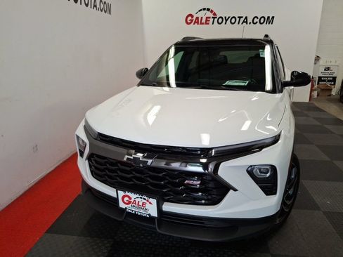 Used 2024 Chevrolet TrailBlazer RS AWD/4WD image 3