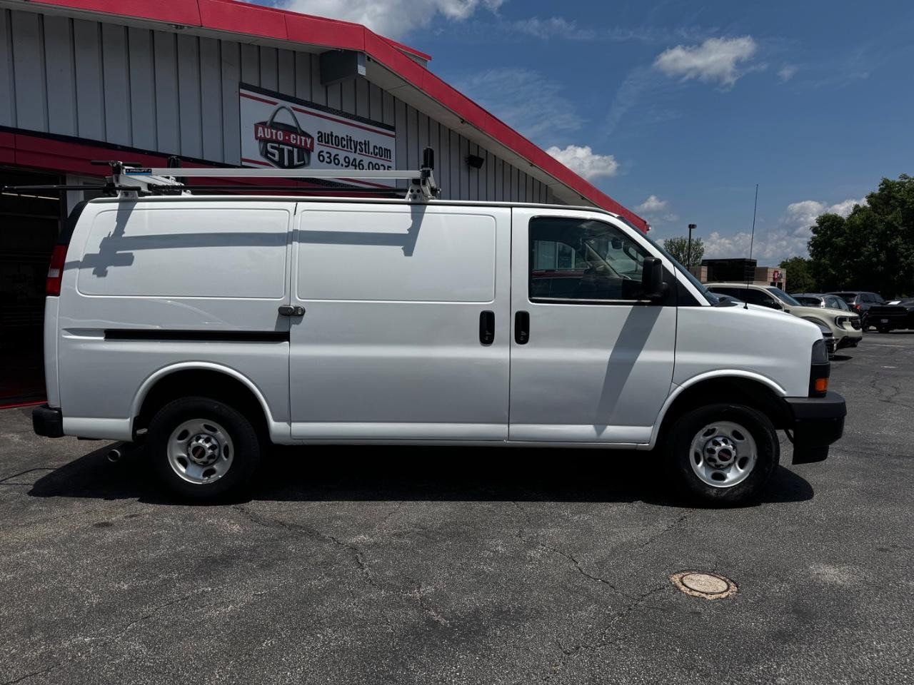 Used 2024 GMC Savana 2500 w/ Driver Convenience Package RWD image 8