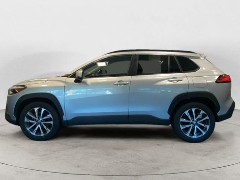 Certified 2024 Toyota Corolla Cross XLE image 2