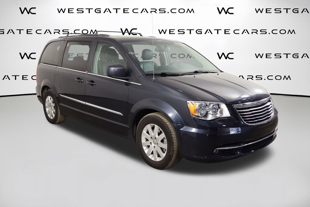 Used 2014 Chrysler Town & Country Touring FWD image 37
