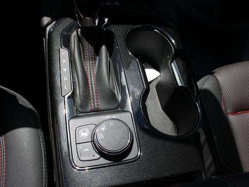 Used 2025 Chevrolet Blazer RS FWD image 28