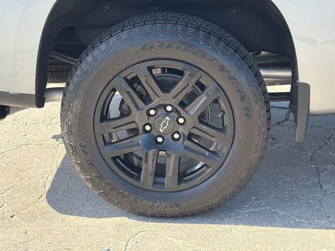 Used 2024 Chevrolet Silverado 1500 RST w/ Convenience Package II RWD image 17