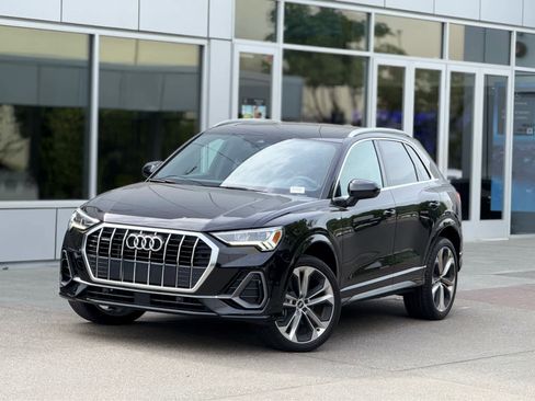 Used 2021 Audi Q3 2.0T Premium Plus w/ Premium Plus Package image 2