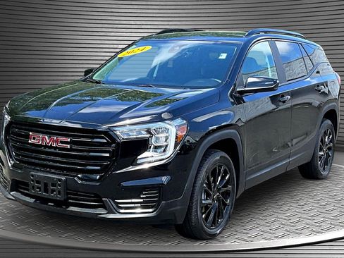 Used 2024 GMC Terrain SLE w/ Driver Convenience Package AWD/4WD image 3