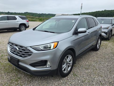 Used 2020 Ford Edge SEL w/ Cold Weather Package AWD/4WD image 3