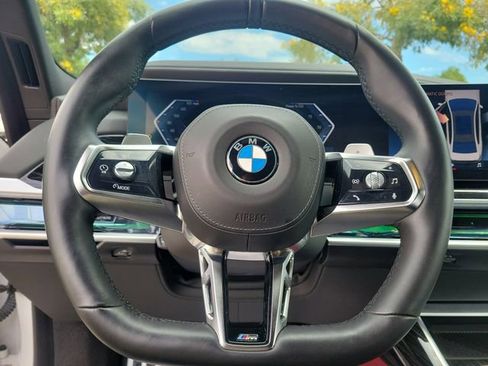 Used 2024 BMW 740i image 24
