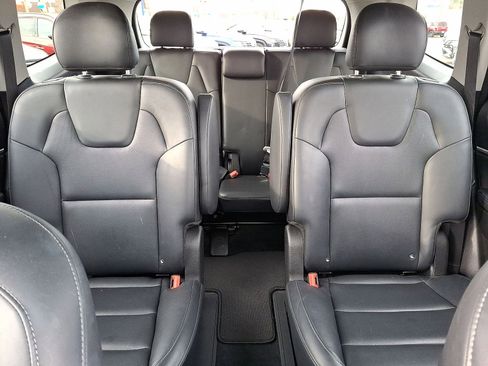 Used 2022 Kia Telluride S image 13