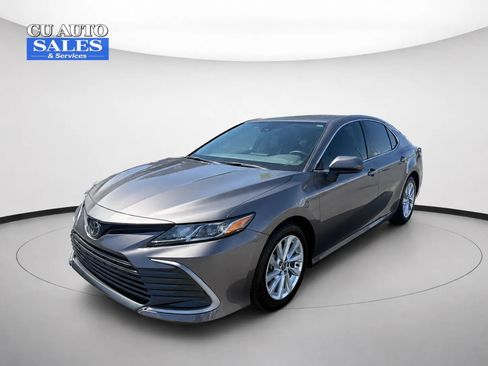 Used 2024 Toyota Camry LE FWD image 3