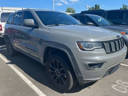 Used 2021 Jeep Grand Cherokee Laredo X AWD/4WD image 2