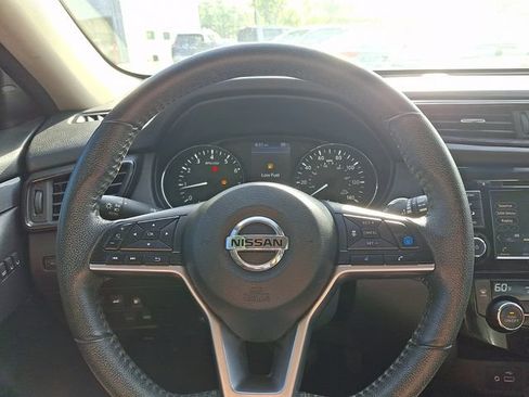 Used 2020 Nissan Rogue SV w/ Premium Package FWD image 20