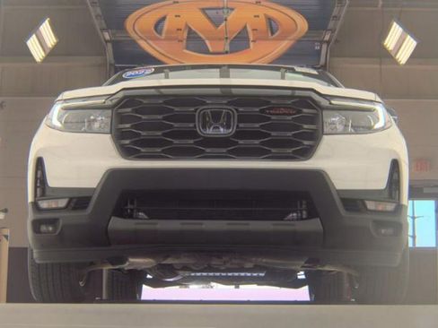 Used 2022 Honda Passport TrailSport image 3