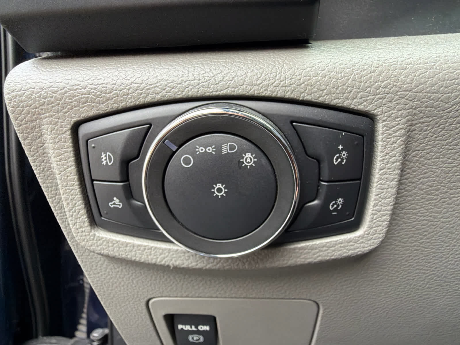 Used 2018 Ford F150 XL w/ Equipment Group 101A Mid AWD/4WD image 16