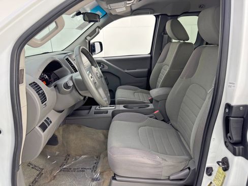 Used 2015 Nissan Frontier S image 15