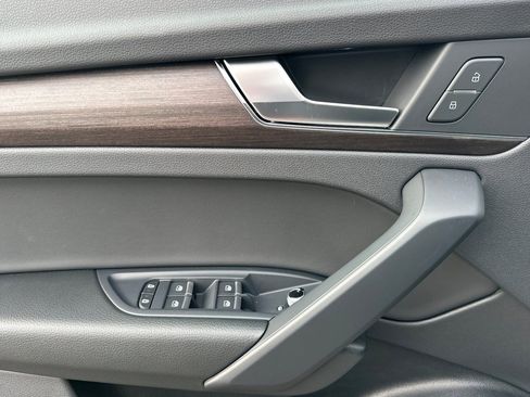 Used 2025 Audi Q5 2.0T Premium image 10