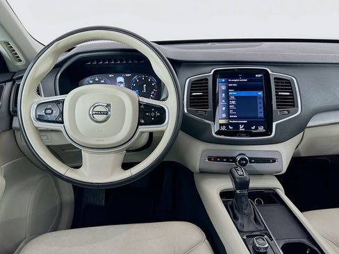 Used 2021 Volvo XC90 T5 Momentum w/ Climate Package FWD image 21