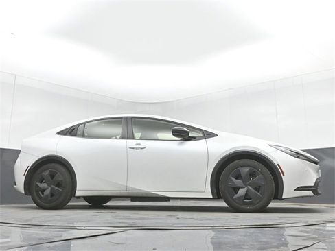 Used 2023 Toyota Prius LE image 37