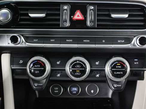 Used 2023 Genesis G70 2.0T w/ Sport Prestige Package image 18