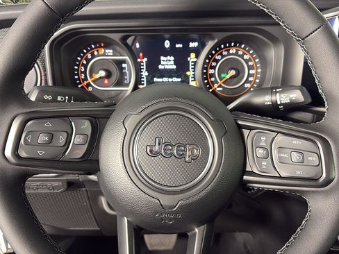 New 2026 Jeep Gladiator Rubicon w/ Steel Power Dome Hood Package AWD/4WD image 14
