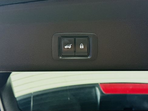 Used 2024 Mitsubishi Outlander SE image 30