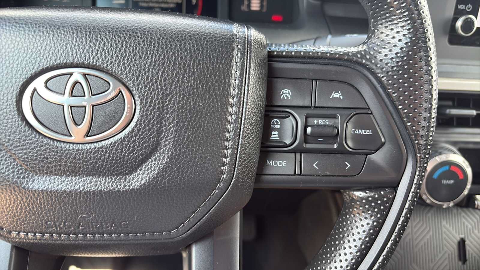 Used 2025 Toyota Tacoma SR AWD/4WD image 15
