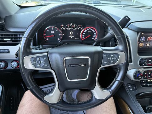 Used 2015 GMC Yukon Denali w/ Touring Package AWD/4WD image 21