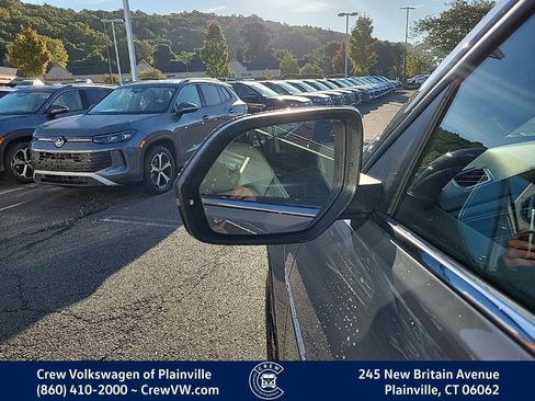 New 2026 Volkswagen Atlas Cross Sport SE image 9