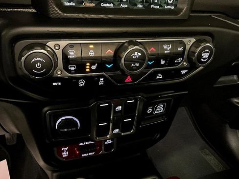 Used 2022 Jeep Gladiator Mojave w/ Cold Weather Group image 20