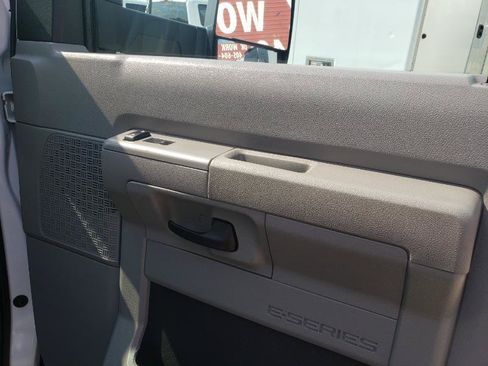 Used 2019 Ford E-350 and Econoline 350 Super Duty w/ Power Windows & Locks Group RWD image 19