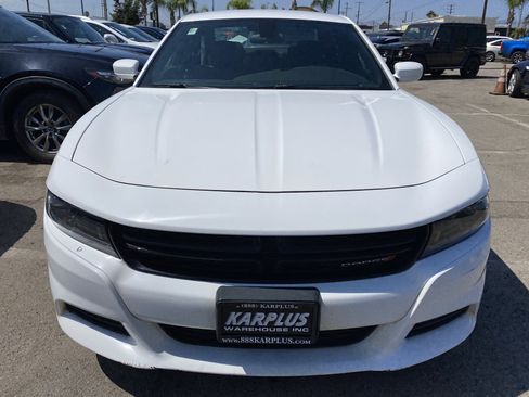 Used 2022 Dodge Charger SXT RWD image 3