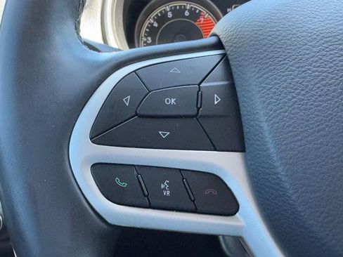 Used 2020 Jeep Cherokee Latitude image 16