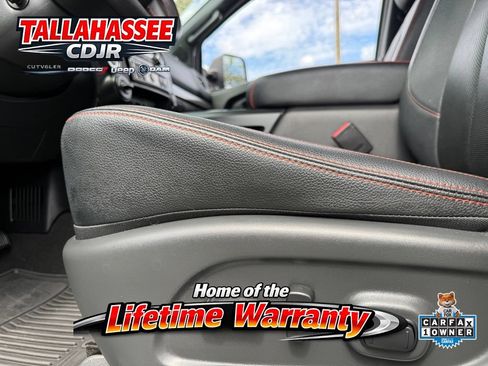 Used 2023 Nissan Titan PRO-4X w/ Pro-4x Convenience Package AWD/4WD image 15