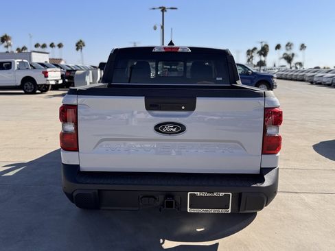 New 2025 Ford Maverick Lariat w/ Black Appearance Package image 11