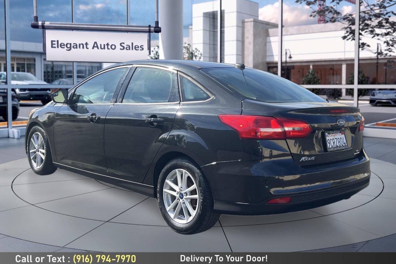 Used 2015 Ford Focus SE w/ SE Cold Weather Package FWD image 7