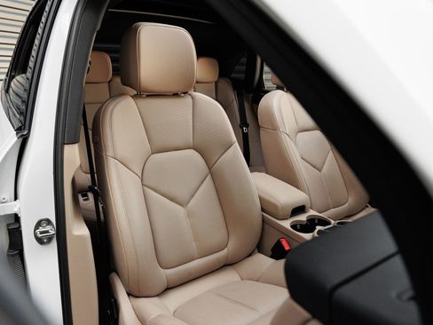 Certified 2021 Porsche Macan S AWD/4WD image 33