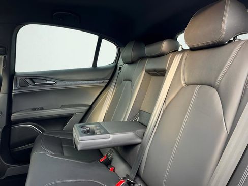 Used 2023 Alfa Romeo Stelvio Sprint image 22