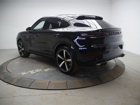 Certified 2026 Porsche Cayenne Coupe image 3