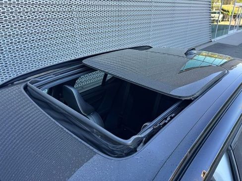 Used 2022 Volvo XC40 T4 R-Design w/ Advanced Package image 15