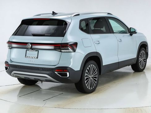 New 2026 Volkswagen Taos SE FWD image 46