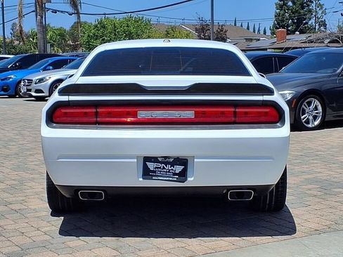 Used 2014 Dodge Challenger R/T RWD image 6