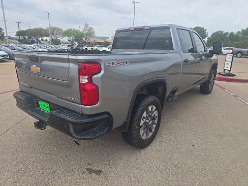 Used 2025 Chevrolet Silverado 2500 Custom w/ Custom Value Package image 5
