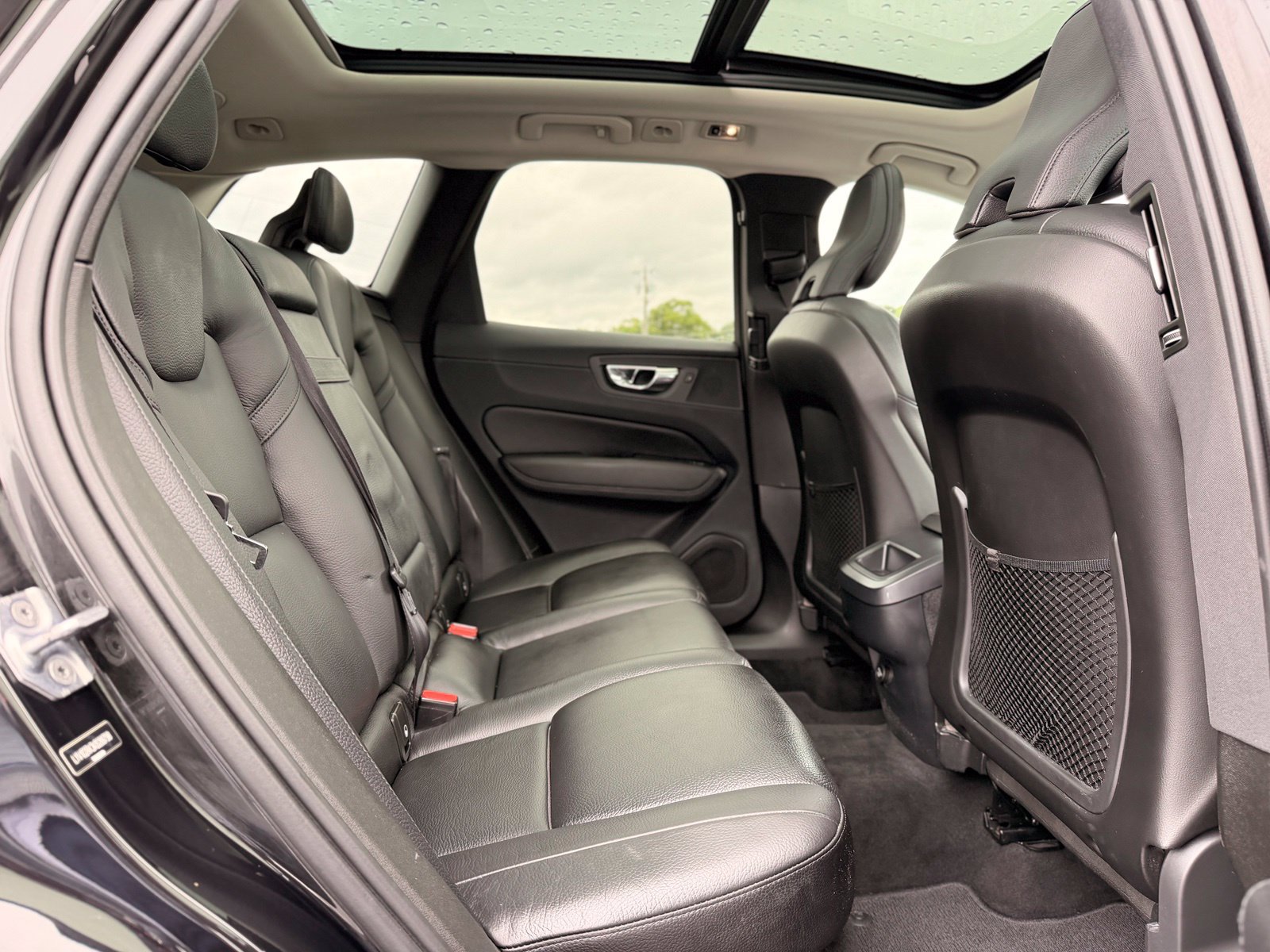 Used 2019 Volvo XC60 T5 Momentum w/ Multimedia Package AWD/4WD image 24