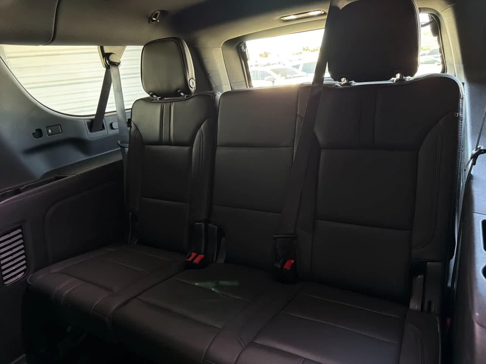 Used 2021 Chevrolet Suburban RST w/ Rear Media and Nav Package AWD/4WD image 15