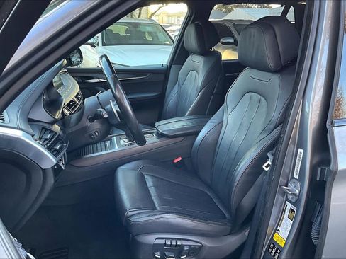 Used 2017 BMW X5 xDrive50i image 9