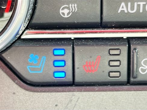 Used 2020 Ford Expedition Limited w/ Equipment Group 302A image 21