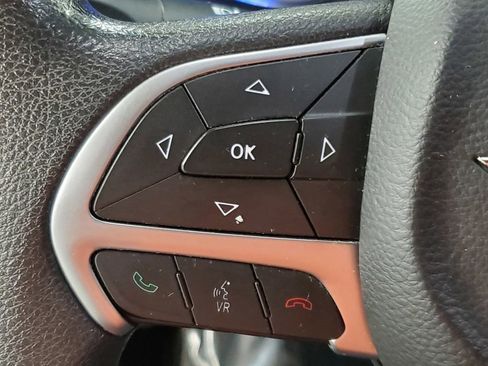 Used 2015 Chrysler 200 Limited image 27