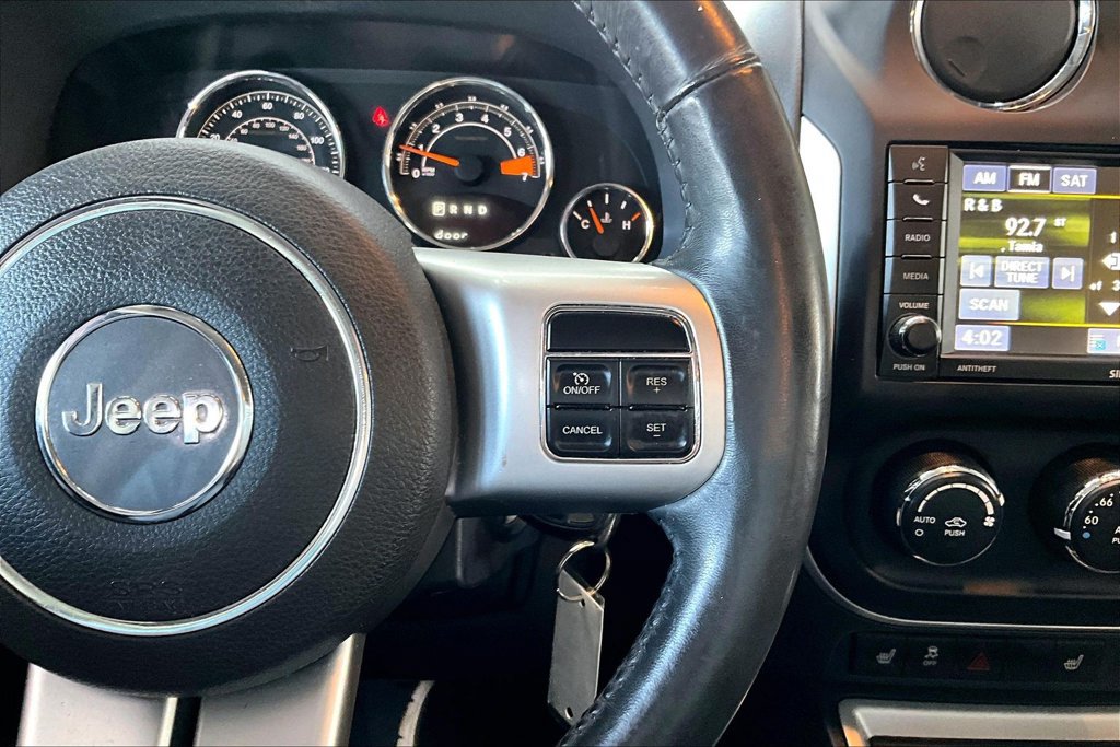Used 2017 Jeep Compass Latitude AWD/4WD image 11