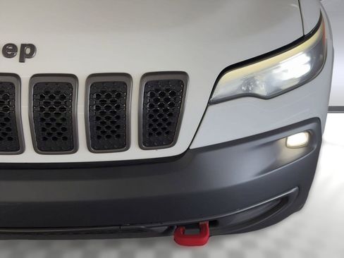 Used 2019 Jeep Cherokee Trailhawk AWD/4WD image 11
