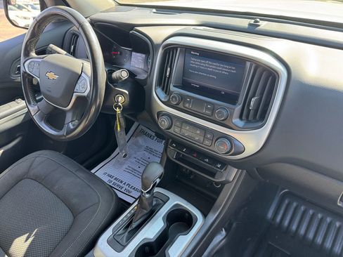 Used 2022 Chevrolet Colorado LT w/ Fleet Safety Package image 21